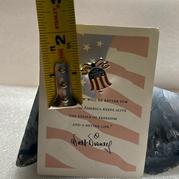 LET FREEDOM RING Exclusive Disney Cast Member Pin to Commemorate 9/11 - Picture 3 of 4